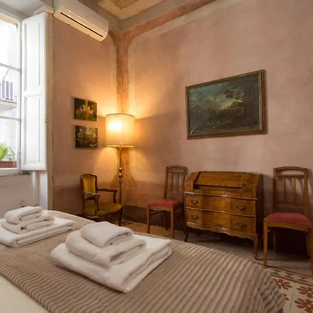 Apartment Domus Picta Roomy Rom